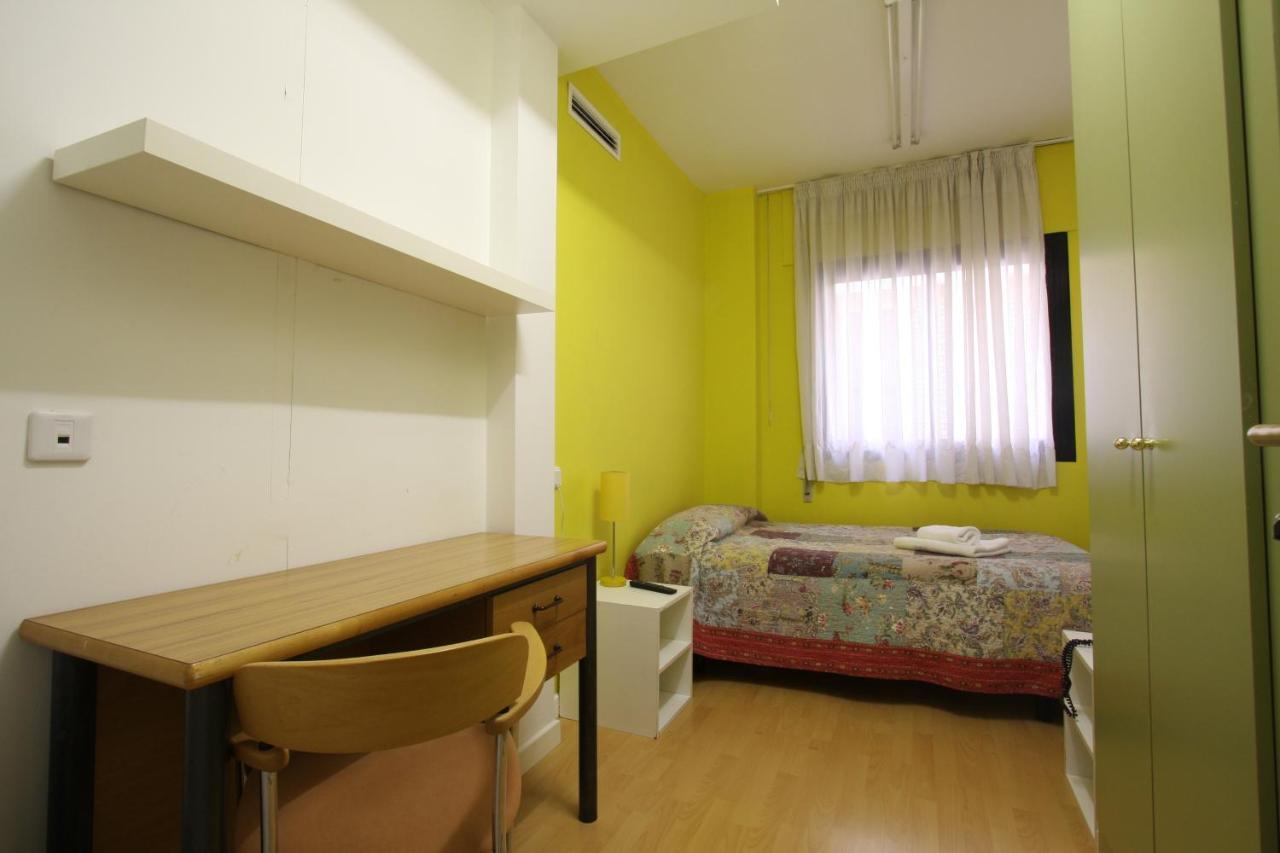 Residencia Universitaria Tagaste Барселона Екстер'єр фото